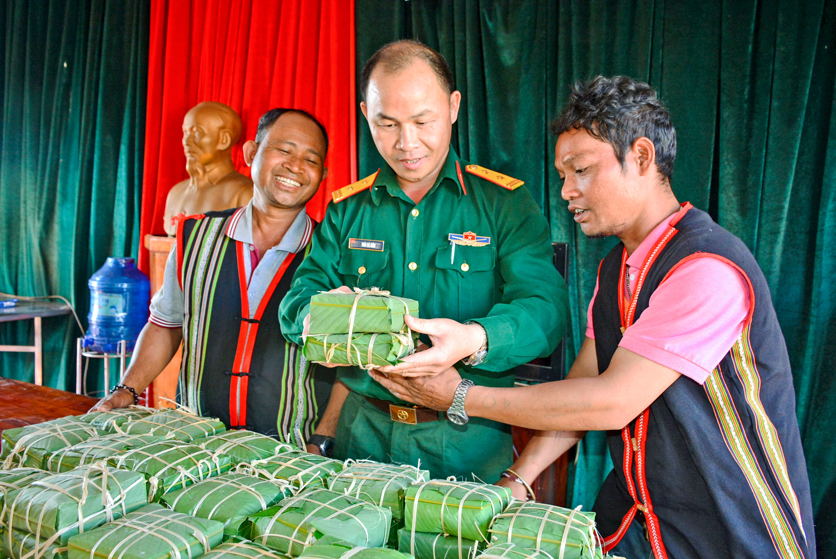“Xuân đoàn kết - Tết yêu thương” trên địa bàn khó khăn của tỉnh Gia Lai